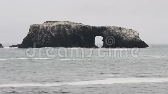 北加州大岩带拱罩视频的预览图