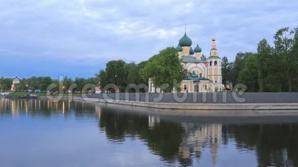 乌格利奇俄罗斯变形教会的观点视频的预览图
