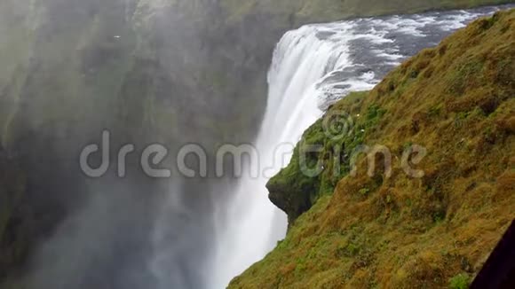 冰岛南部的斯科加佛斯斯科加大瀑布视频的预览图