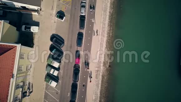 葡萄牙里斯本游艇俱乐部和码头的空中景观4K视频的预览图