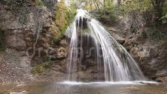 克雷梅亚的瀑布尤尔朱尔视频的预览图