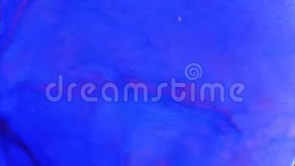 蓝色墨水在水中的旋涡形成动画纹理画面理想的运动图形和合成视频的预览图