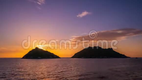 泰国KohTao的日落时间和南园岛景视频的预览图