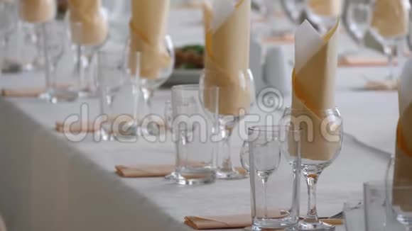 宴会厅庆祝家庭活动婚礼视频的预览图