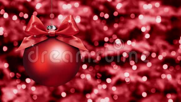 圣诞礼品卡带彩带蝴蝶结的树球改变圣诞灯光背景模板上的颜色和副本视频的预览图