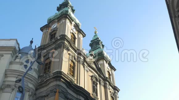 布达佩斯大学教堂视频的预览图