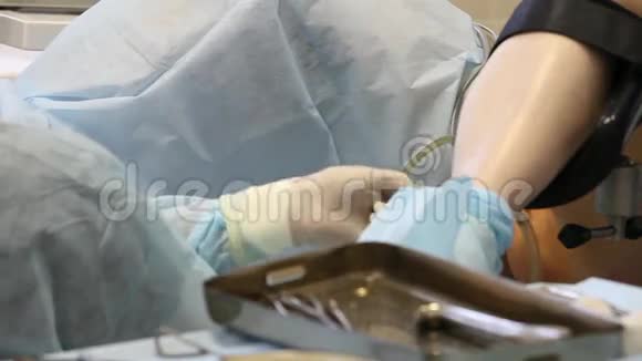 手术室的妇科手术视频的预览图