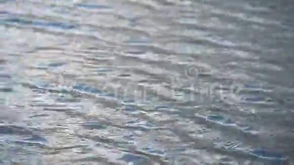 流动的水视频的预览图