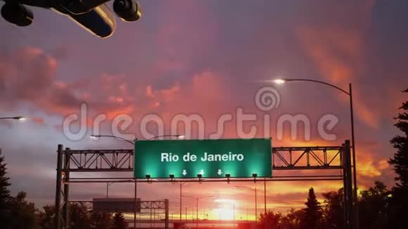 在美妙的日出期间降落在里约热内卢视频的预览图