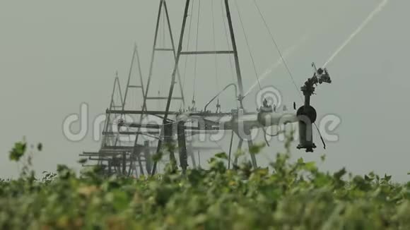 灌溉机器工程视频的预览图