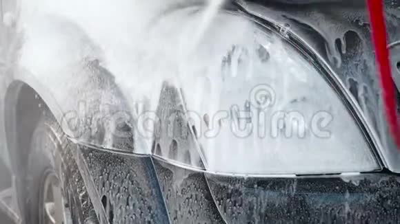 自助洗车过程慢动作视频人自己洗车一架水射流视频的预览图