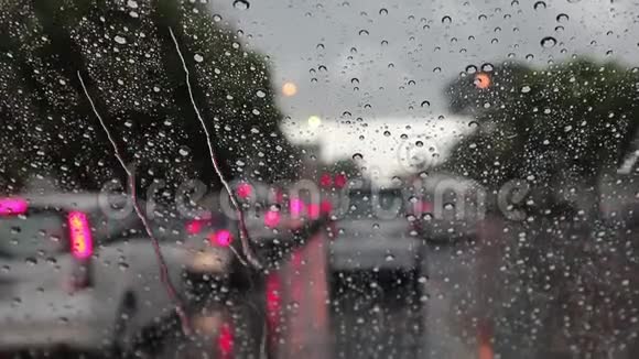 雨滴的尖峰时刻泰国曼谷Rama9路的视频的预览图