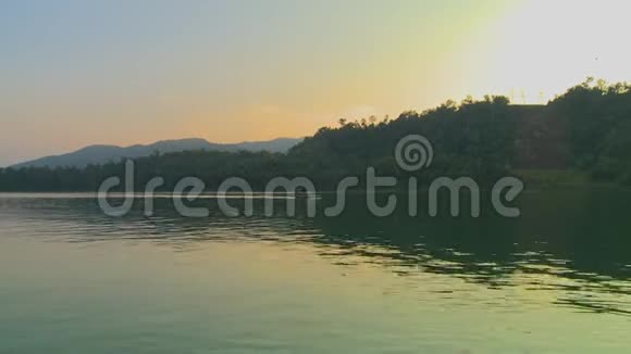 九龙泰孟格湖全景视频的预览图