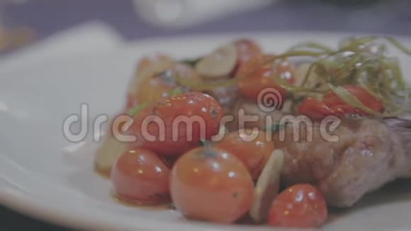 樱桃番茄调味肉视频的预览图