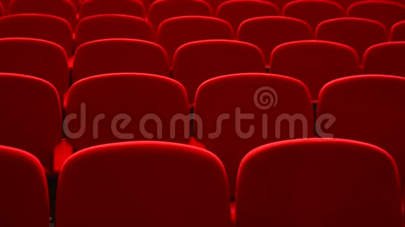 空剧院和歌剧院的红色座位视频的预览图