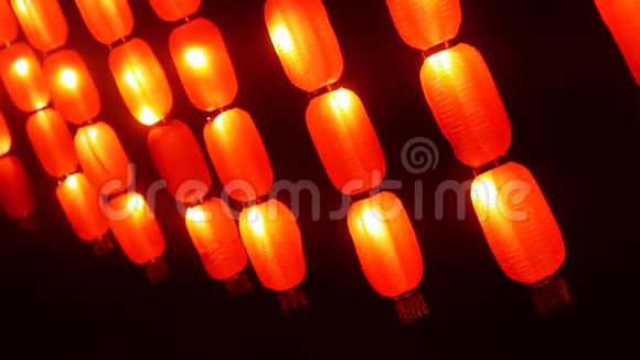 中国灯笼节日红灯夜街亚洲传统节日新年装饰夜间照明光线视频的预览图