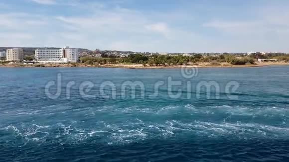 沿塞浦路斯佩内拉的地中海交通视频的预览图