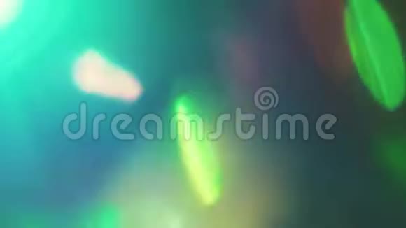混合在浮雕背景上的五彩彩虹粒子视频的预览图