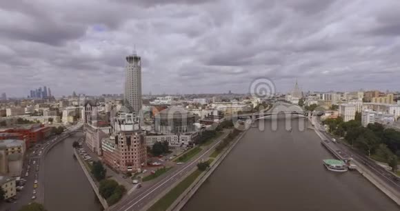 莫斯科俄罗斯俄罗斯文化中心红山鸟瞰图包括莫斯科的商业中心河畔塔视频的预览图