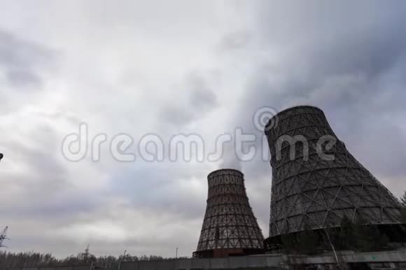 火电厂烟管对阴天延时视频视频的预览图