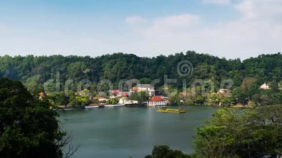 斯里兰卡坎迪湖和标志性寺庙景观视频的预览图