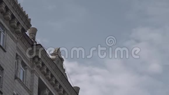 城市上空的天空时光流逝基辅乌克兰视频的预览图