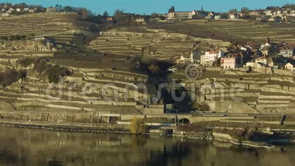 日内瓦湖的葡萄园和村庄拉沃瑞士鸟瞰图视频的预览图