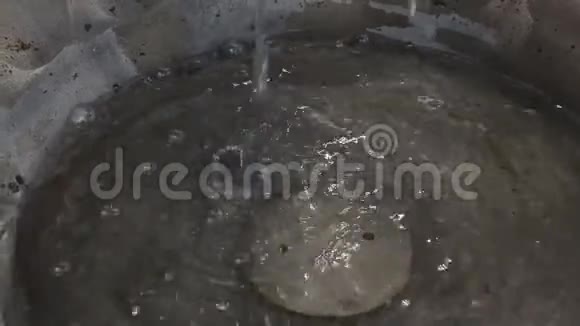 水滴镜头视频的预览图