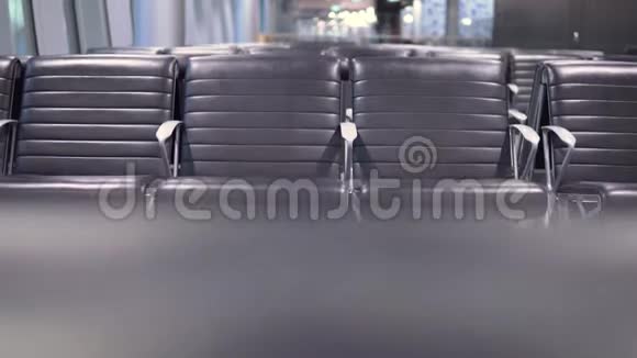 空的机场候机楼等候区有椅子休息室机场有座位视频的预览图