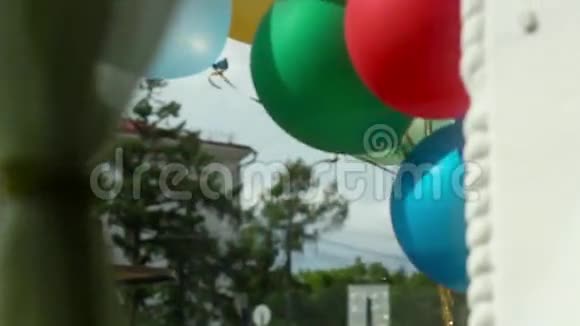 风中的气球视频的预览图
