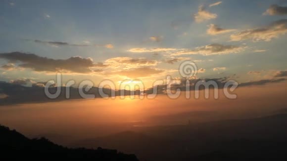 科科尔山日落视频的预览图