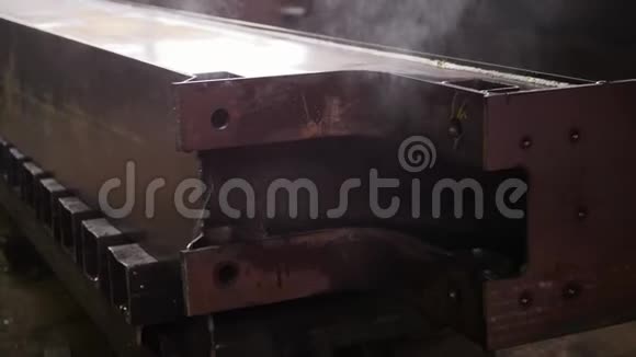 工业概念一个用蒸汽冷却的细节视频的预览图