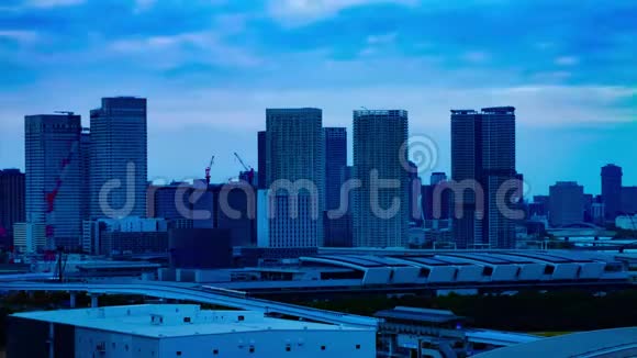 阿丽亚克东京市区街道城市景观的黄昏时间视频的预览图