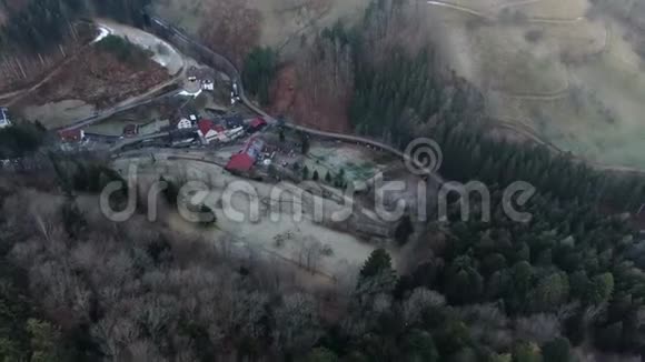德国一个4k小村庄的惊人空中镜头视频的预览图