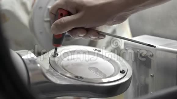 牙科铣床陶瓷圆盘的提取工艺视频的预览图