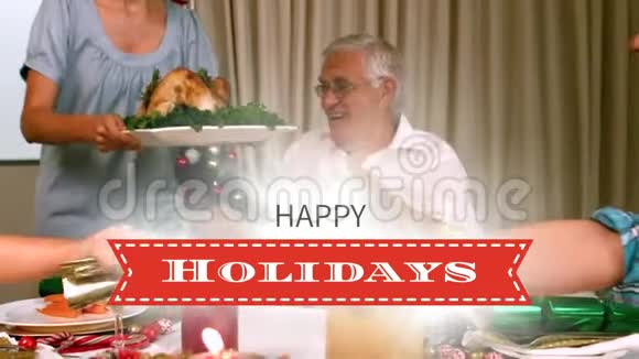 圣诞快乐短信多代家庭有食物视频的预览图