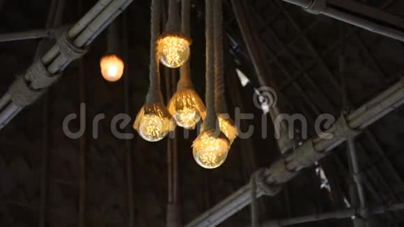 古典和复古灯经典咖啡店当地泰国风格视频的预览图