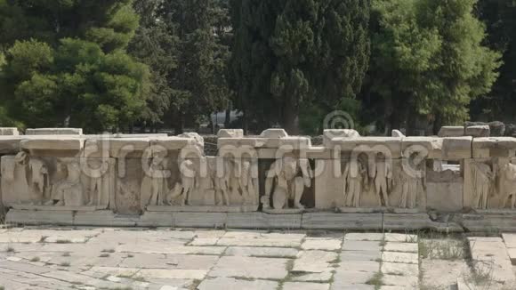 希腊雅典卫城狄奥尼索斯剧院大理石浮雕视频的预览图