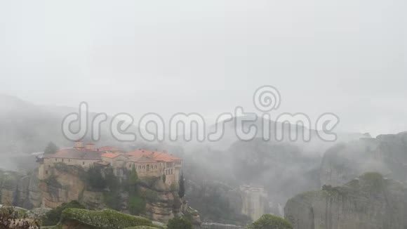 Varlaam和Roussanou修道院全景Meteora视频的预览图