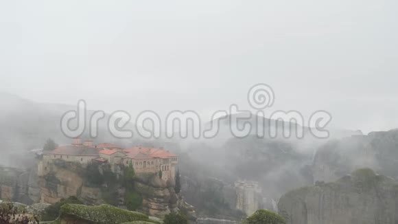 Varlaam和Roussanou修道院全景Meteora视频的预览图