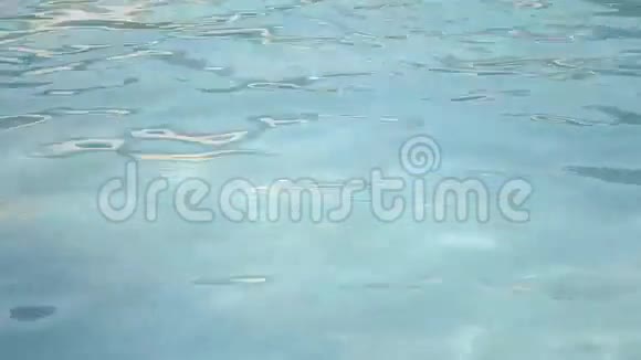 泳池海浪视频的预览图