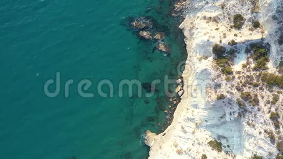 库里昂海岸的俯视图塞浦路斯利马索尔区视频的预览图