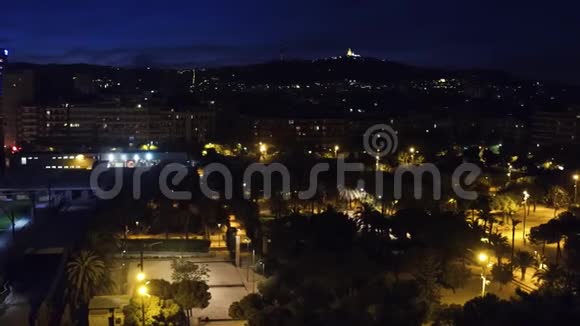 巴塞罗那的夜景视频的预览图