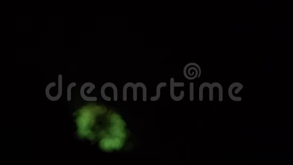 烟火背景与bokeh和光学效果红绿圈视频的预览图