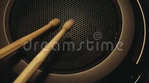 音乐木制两个鼓槌高清镜头视频的预览图
