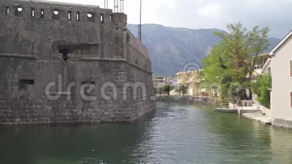 老城区周边石堡垒墙黑山科托尔视频的预览图