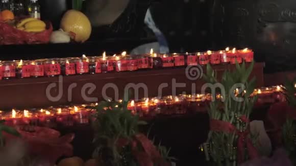 中国苏州2018年10月10日佛教寺院的圣烛视频的预览图