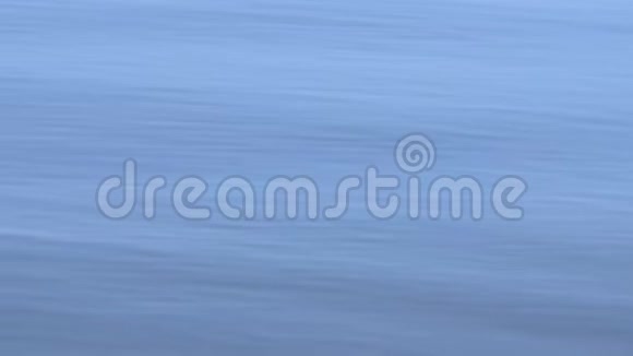 海水纹理背景平静的海洋与小波浪和涟漪的顶部景观视频的预览图