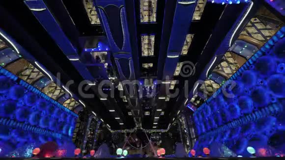 贸易中心或游轮电梯的时间间隔视频的预览图