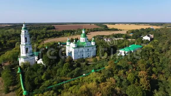 乌克兰绿色住宅美丽修道院视频的预览图